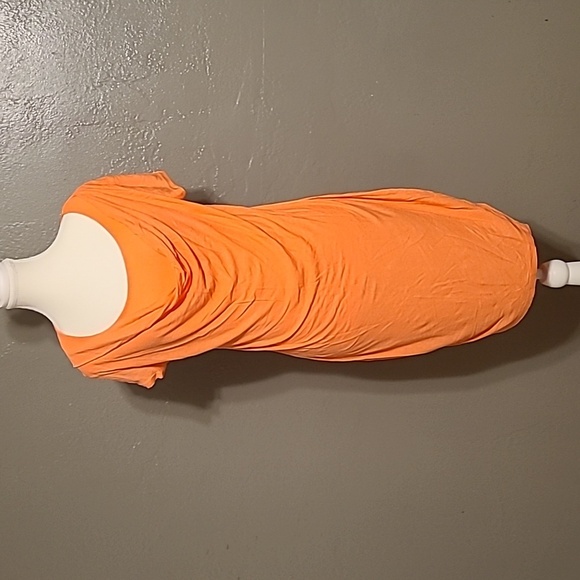 Bench Women's small Scoop neck ruched sides NWT Peach dress - Picture 1 of 9